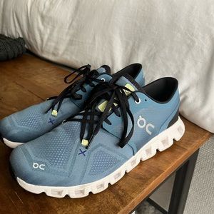 Men’s size 11 On Cloud X 3 sneakers. Worn twice. Great condition!